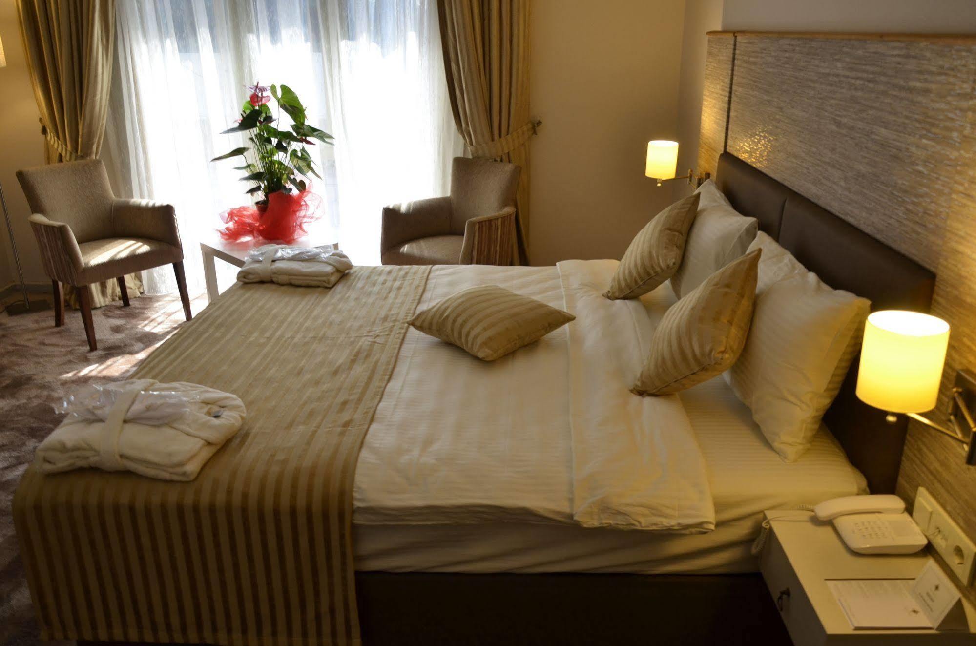 Orya Hotel อิสตันบูล ภายนอก รูปภาพ