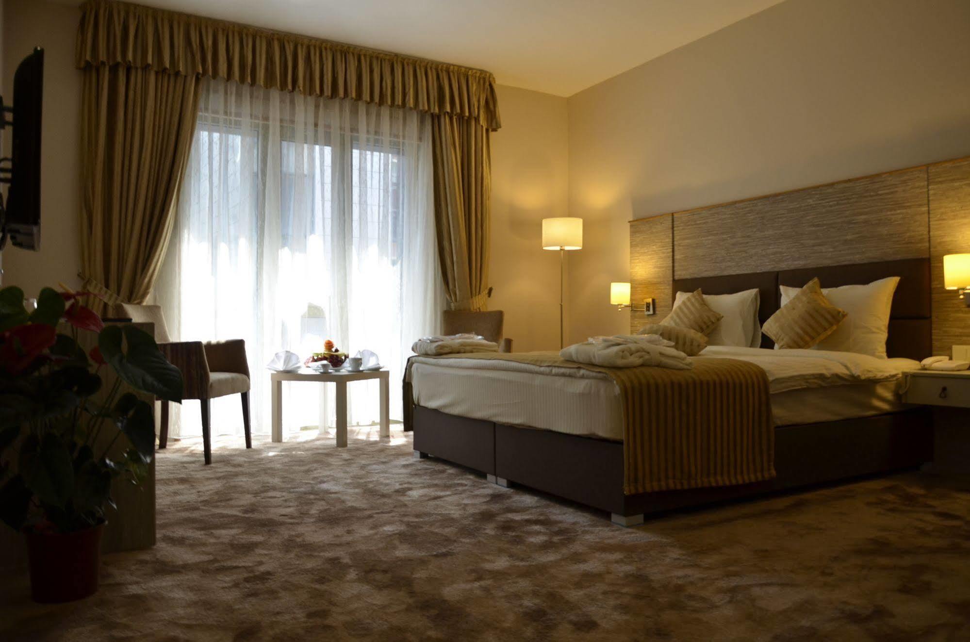 Orya Hotel อิสตันบูล ภายนอก รูปภาพ